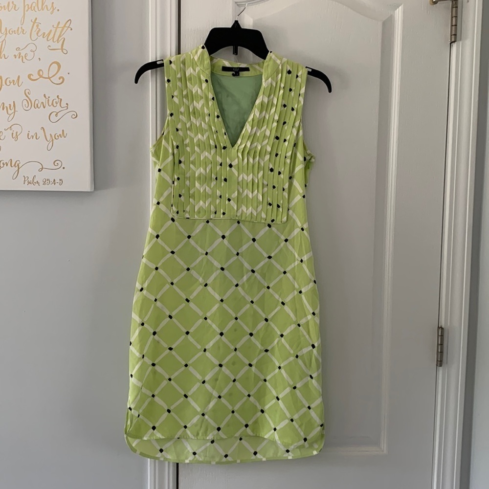 Tibi New York dress‎ green 100% silk midi pleated V-neck